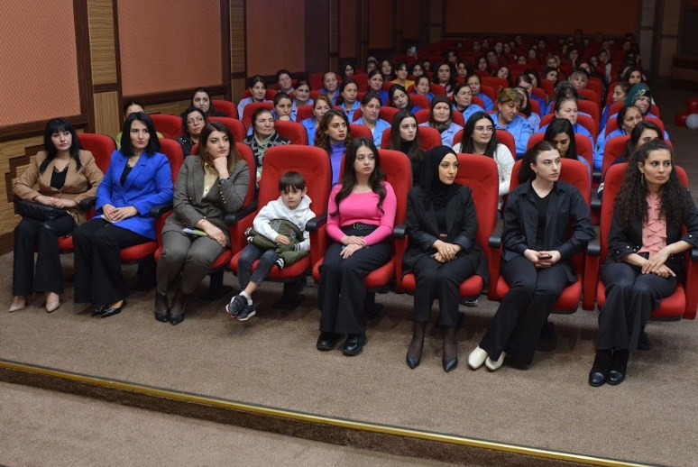 Naxçıvan  Dövlət Universitetində 8 mart Beynəlxalq Qadınlar Günü qeyd edilib<font color=red> - FOTOLAR</font>