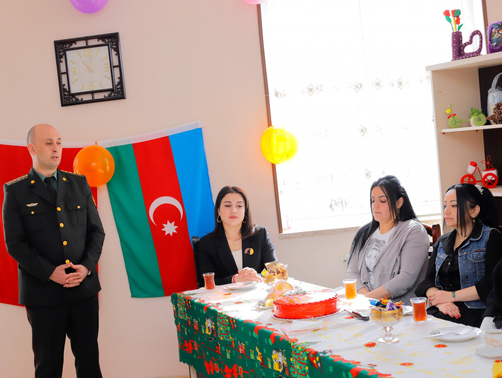 Naxçıvanda məhkum qadınlar təbrik edilib<font color=red> - FOTOLAR</font>