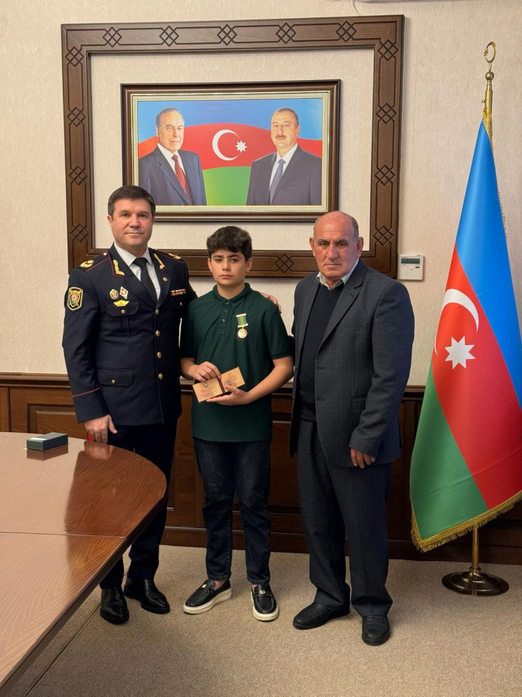 Polis serjantı Vüsal Quliyevin “İgidliyə görə” medalı ailəsinə təqdim olunub<font color=red> - FOTOLAR</font>