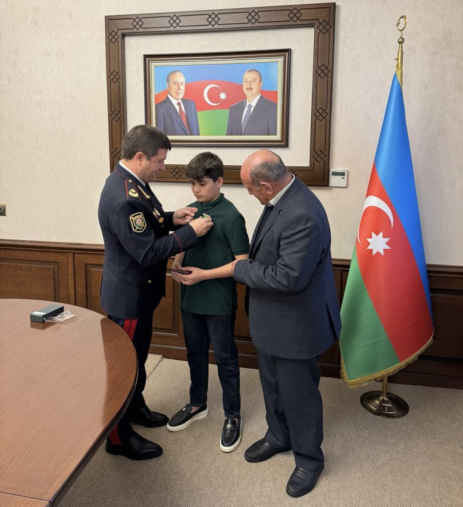 Polis serjantı Vüsal Quliyevin “İgidliyə görə” medalı ailəsinə təqdim olunub<font color=red> - FOTOLAR</font>