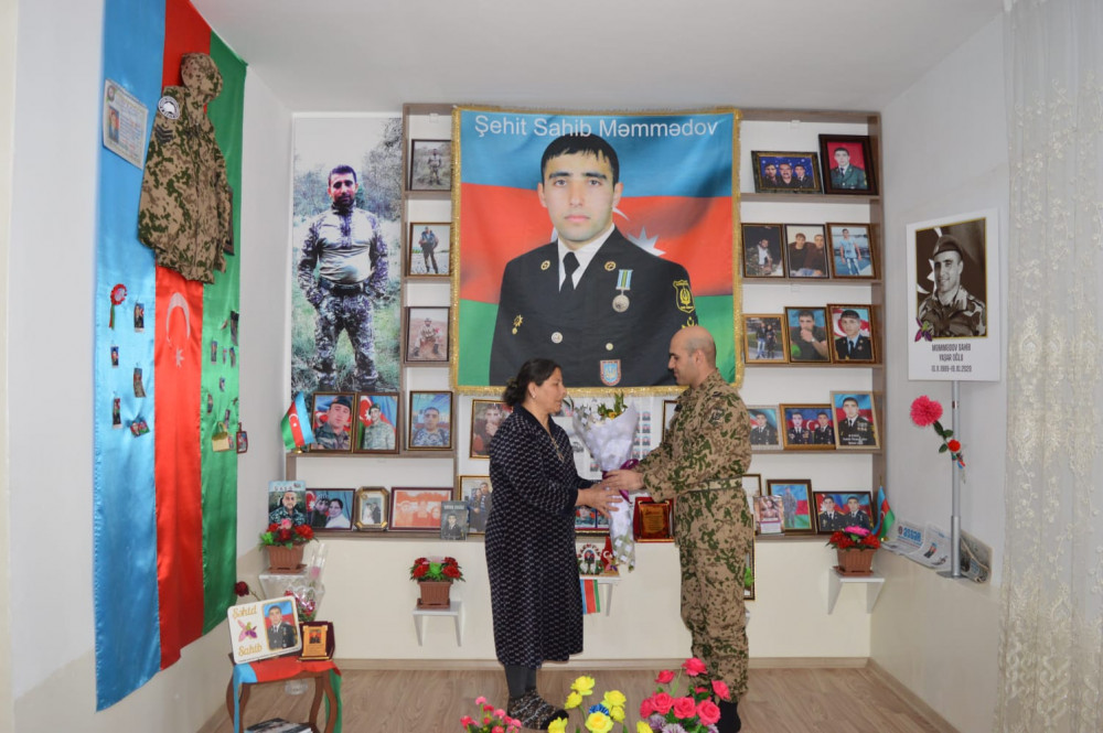 Daxili Qoşunların Naxçıvandakı hərbi birləşməsinin kollektivi bir qrup şəhid ailələsini ziyarət edib<font color=red> - FOTOLAR</font>