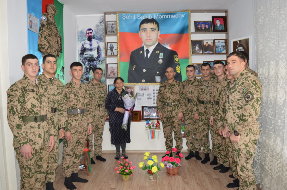 Daxili Qoşunların Naxçıvandakı hərbi birləşməsinin kollektivi bir qrup şəhid ailələsini ziyarət edib<font color=red> - FOTOLAR</font>