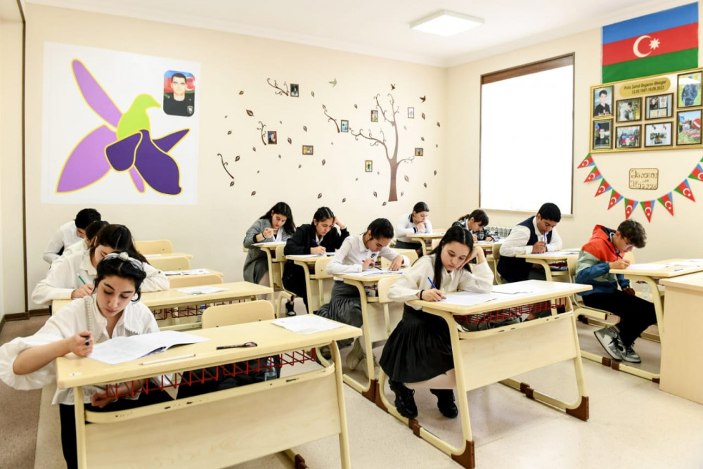Naxçıvanın bütün ümumtəhsil müəssisələrində buraxılış imtahanları keçirilib<font color=red> - FOTOLAR</font>