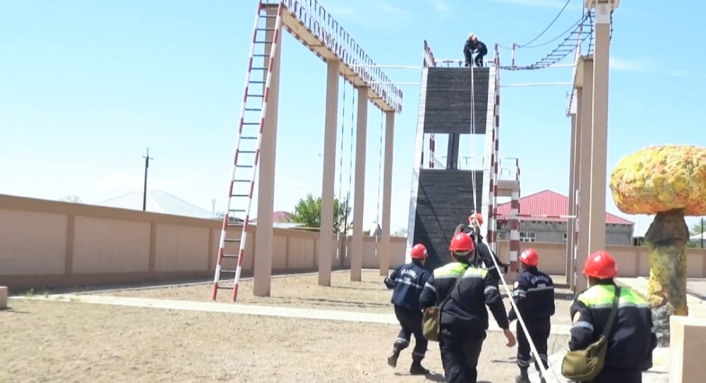 Naxçıvan Fövqəladə Hallar Nazirliyinin Mülki müdafiə alayında qərargah məşqi keçirilib<font color=red> - FOTOLAR</font>