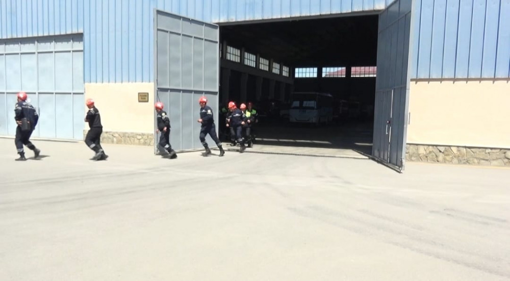 Naxçıvan Fövqəladə Hallar Nazirliyinin Mülki müdafiə alayında qərargah məşqi keçirilib<font color=red> - FOTOLAR</font>