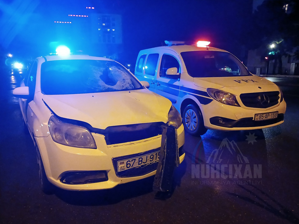 Naxçıvan şəhərində piyadanın vurulması ilə nəticələnən yol-nəqliyyat hadisəsi baş verib<font color=red> - FOTOLAR</font>
