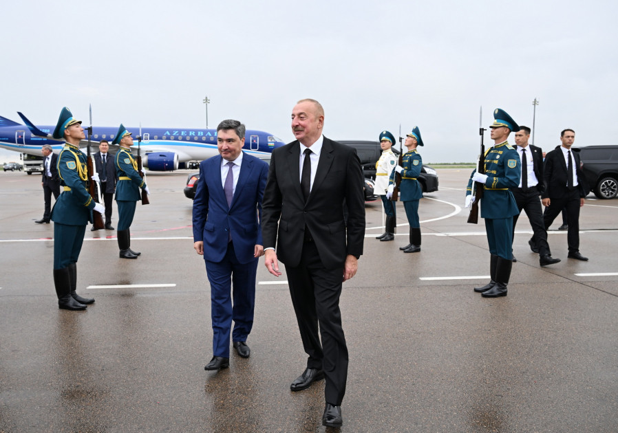 Azərbaycan Prezidenti İlham Əliyevin Qazaxıstana səfəri başa çatıb<font color=red> - FOTOLAR</font>