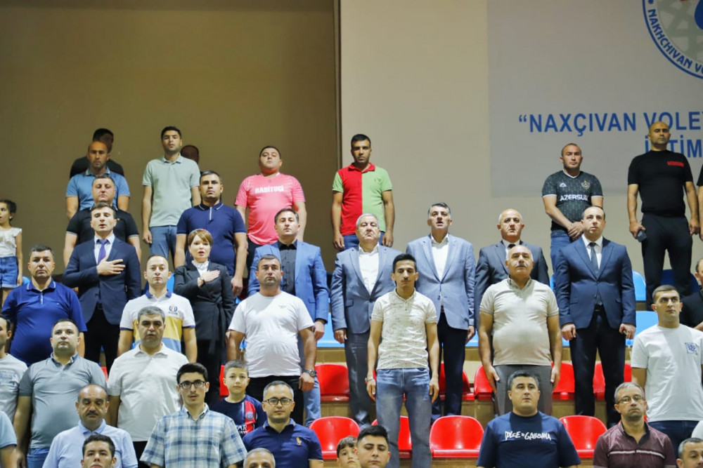 Naxçıvanda dövlət qurumlarının əməkdaşları arasında futzal turnirinə start verilib<font color=red> - FOTOLAR</font>