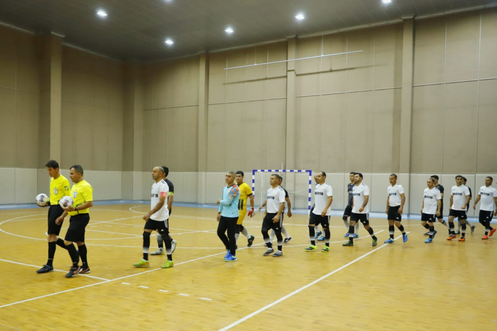 Naxçıvanda dövlət qurumlarının əməkdaşları arasında futzal turnirinə start verilib<font color=red> - FOTOLAR</font>