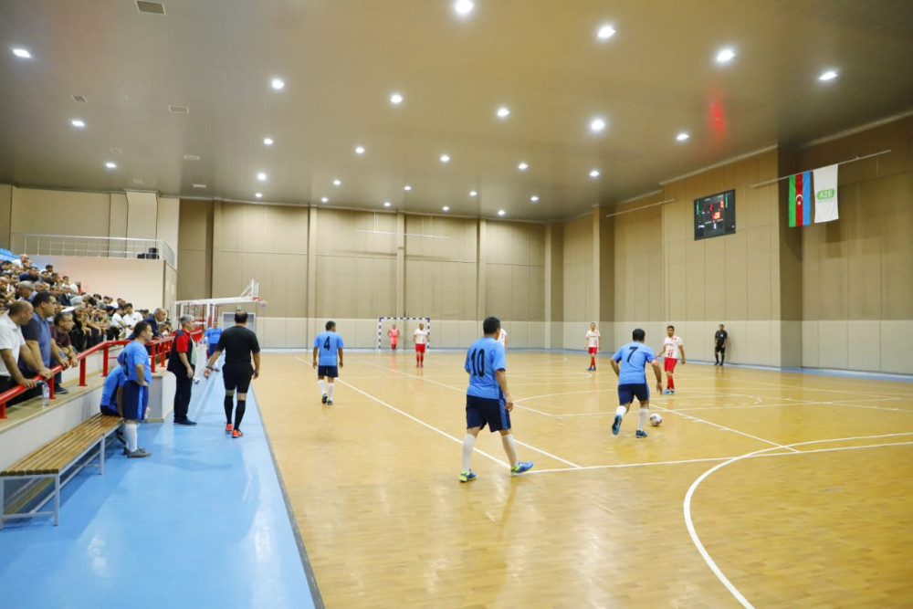 Naxçıvanda dövlət qurumlarının əməkdaşları arasında futzal turnirinə start verilib<font color=red> - FOTOLAR</font>