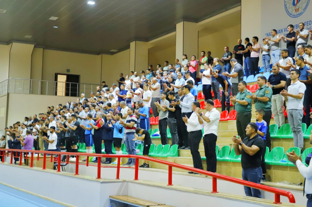 Naxçıvanda dövlət qurumlarının əməkdaşları arasında futzal turnirinə start verilib<font color=red> - FOTOLAR</font>