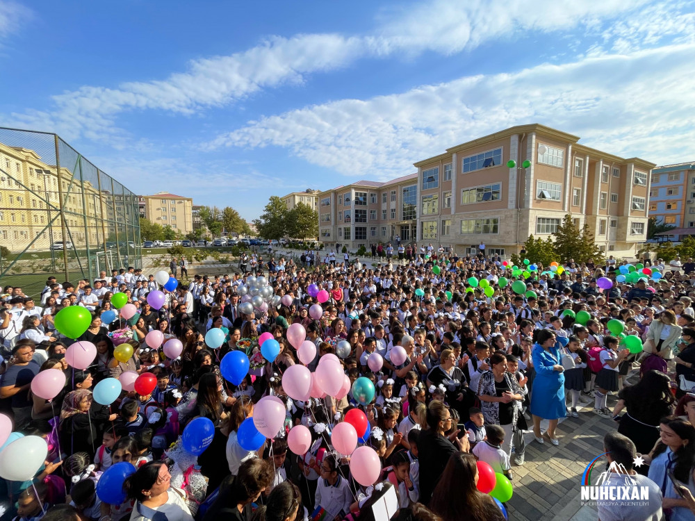 Hər anı bir ömrə bərabər məktəb illəri<font color=red> - FOTOLAR</font>