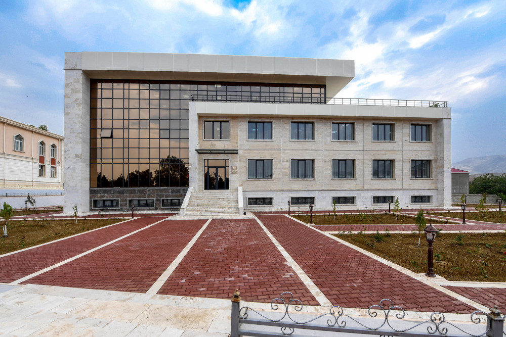 Şahbuz və Babək rayonlarında məktəbdənkənar təhsil müəssisələri üçün inşa olunan yeni binalar kollektivlərin  istifadəsinə verilib<font color=red> - FOTOLAR</font>