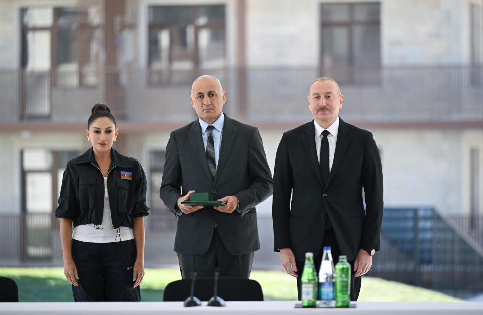 Prezident İlham Əliyev Cəbrayıl şəhərində inşa olunan yaşayış kompleksinin açılışında iştirak edib<font color='red'> - YENİLƏNİB 3</font><font color=red> - FOTOLAR</font>