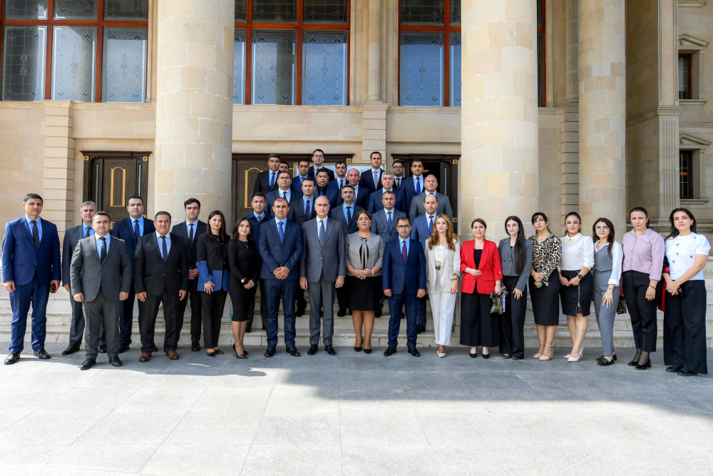 Ali Məclis sədrinin birinci müavini və Aparatın  əməkdaşları sərgi-satış yarmarkasında olub<font color=red> - FOTOLAR</font>