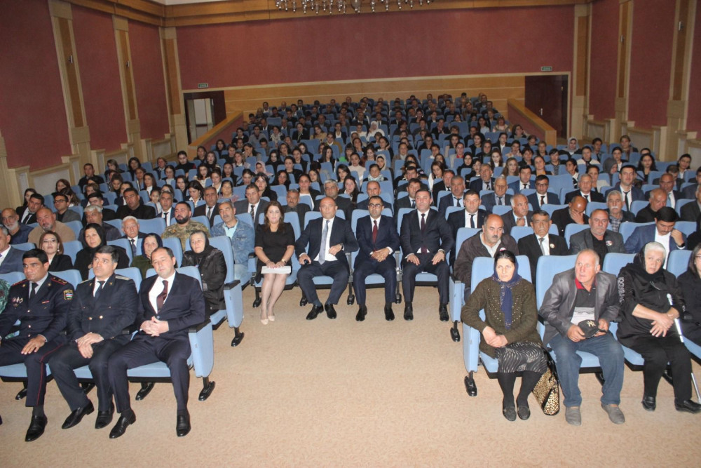  “Şəhidlər unudulanda ölürlər” sənədli filmi nümayiş olunub<font color=red> - FOTOLAR</font>