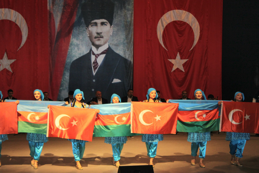 Naxçıvan Dövlət Filarmoniyası Türkiyədə konsert proqramı ilə çıxış edib<font color=red> - FOTOLAR</font>