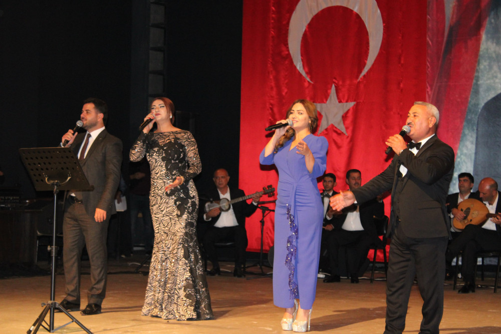 Naxçıvan Dövlət Filarmoniyası Türkiyədə konsert proqramı ilə çıxış edib<font color=red> - FOTOLAR</font>
