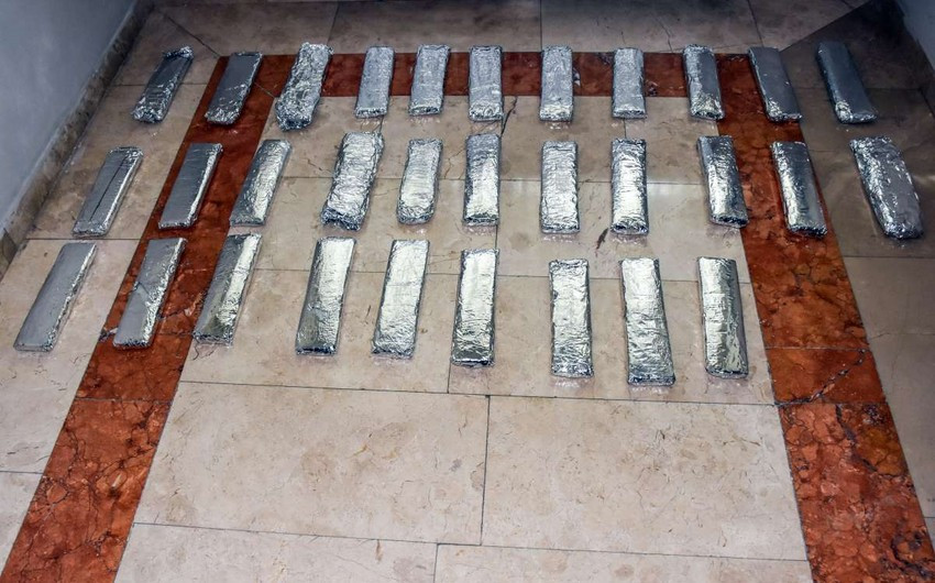 İrandan Bolqarıstana narkotik vasitə aparan sürücü Naxçıvanda saxlanılıb<font color=red> - FOTOLAR</font>