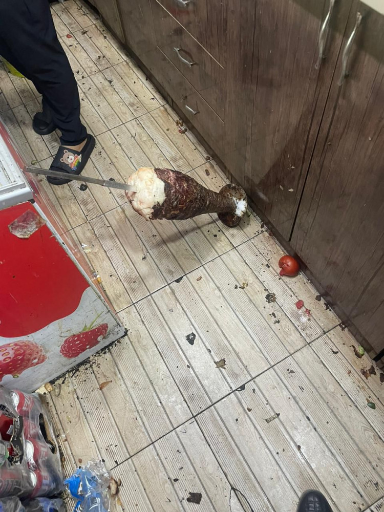 Naxçıvanda qida zəhərlənməsi baş vermiş dönərxananın fəaliyyəti məhdudlaşdırılıb<font color=red> - FOTOLAR</font>