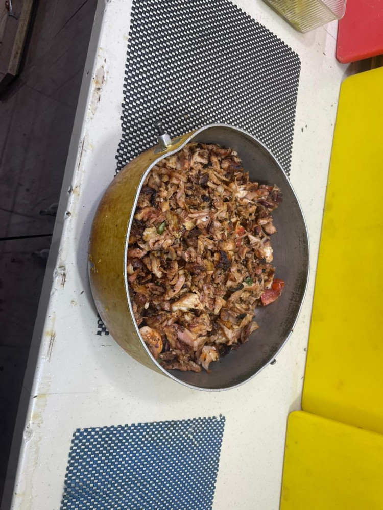 Naxçıvanda qida zəhərlənməsi baş vermiş dönərxananın fəaliyyəti məhdudlaşdırılıb<font color=red> - FOTOLAR</font>