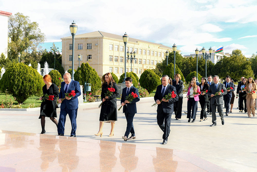 Naxçıvan şəhərində yerləşən Heydər Əliyev Muzeyində “Heydər Əliyev və Azərbaycanın yeni enerji strategiyası” bölməsinin açılışı olub <font color=red> - FOTOLAR</font>