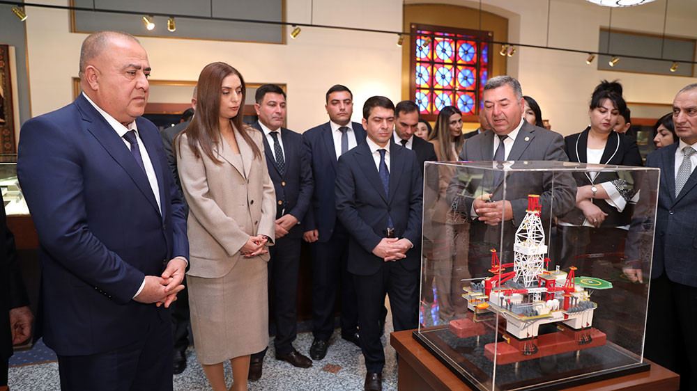 Naxçıvan şəhərində yerləşən Heydər Əliyev Muzeyində “Heydər Əliyev və Azərbaycanın yeni enerji strategiyası” bölməsinin açılışı olub <font color=red> - FOTOLAR</font>