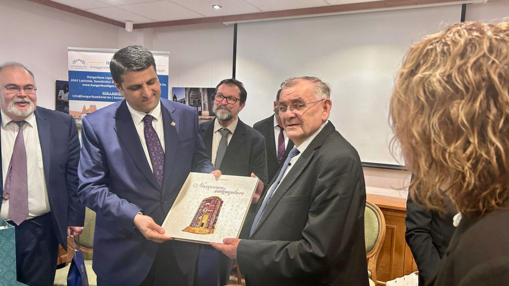 Naxçıvan Dövlət Universiteti ilə Con fon Neyman Universiteti arasında ikili diplom müqaviləsi imzalanıb<font color=red> - FOTOLAR</font>