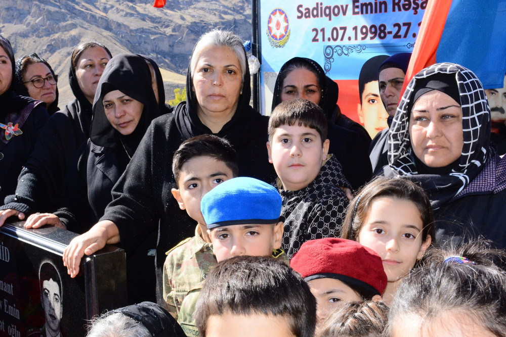 Şəhid leytenant Emin Sadiqovun xatirəsi anılıb<font color=red> - FOTOLAR</font>