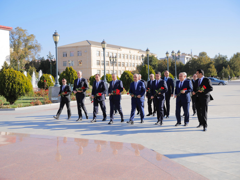 “Naxçıvan Muxtar Respublikasının yaranmasının Azərbaycanın siyasi tarixində rolu” mövzusunda konfransın açılış tədbiri keçirilib<font color='red'> - YENİLƏNİB</font><font color=red> - FOTOLAR</font>