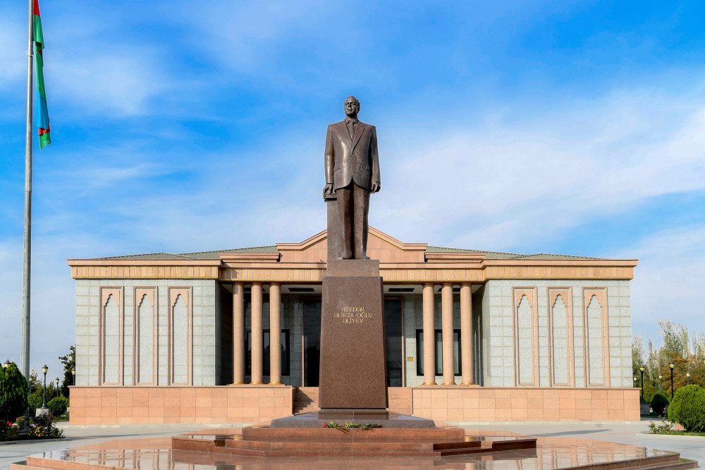 “Naxçıvan Muxtar Respublikasının yaranmasının Azərbaycanın siyasi tarixində rolu” mövzusunda konfransın açılış tədbiri keçirilib<font color='red'> - YENİLƏNİB</font><font color=red> - FOTOLAR</font>