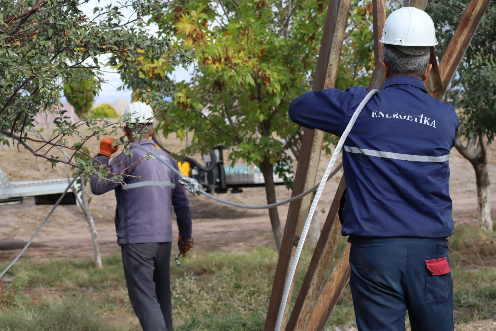 Naxçıvanın kəndlərində elektrik xətləri yenilənir<font color=red> - FOTOLAR</font>
