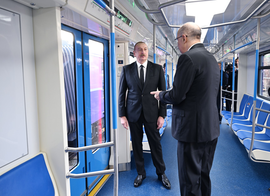 Prezident İlham Əliyev Bakıda komplektləşdirilən yeni nəsil metro qatarları ilə tanış olub<font color='red'> - YENİLƏNİB</font><font color=red> - FOTOLAR</font>