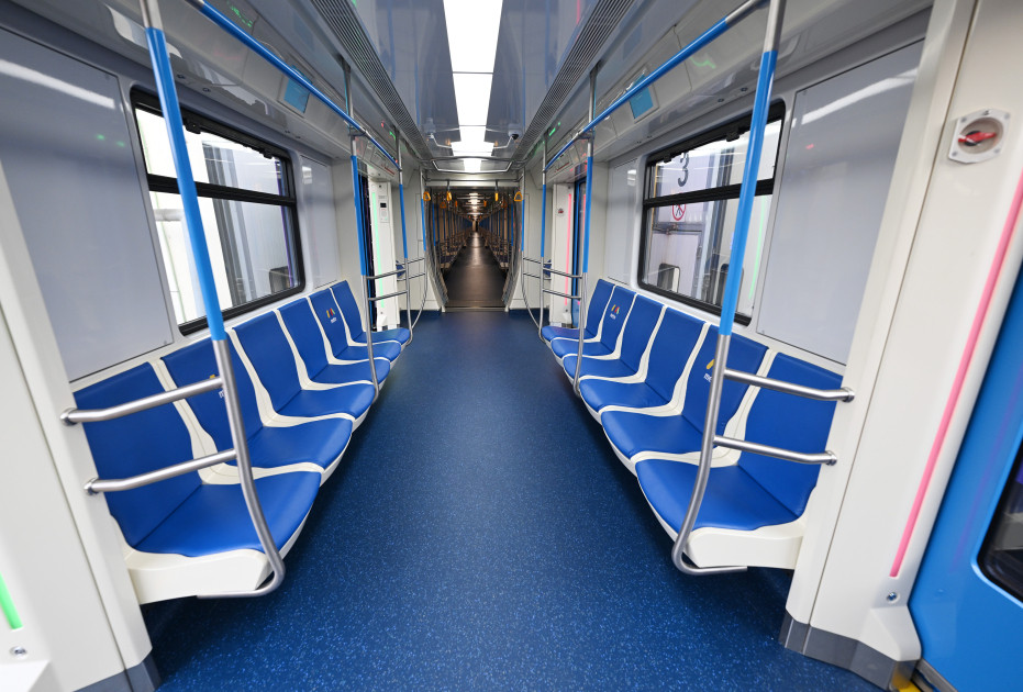 Prezident İlham Əliyev Bakıda komplektləşdirilən yeni nəsil metro qatarları ilə tanış olub<font color='red'> - YENİLƏNİB</font><font color=red> - FOTOLAR</font>