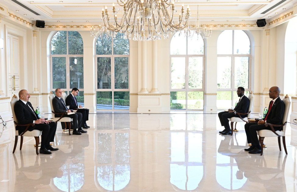 Prezident İlham Əliyev Somalinin Azərbaycanda yeni təyin olunmuş səfirinin etimadnaməsini qəbul edib<font color='red'> - YENİLƏNƏCƏK</font><font color=red> - FOTOLAR</font>