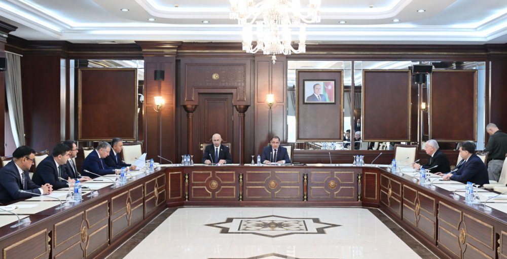 Milli Məclisin İqtisadi siyasət, sənaye və sahibkarlıq komitəsinin iclası keçirilib<font color=red> - FOTOLAR</font>