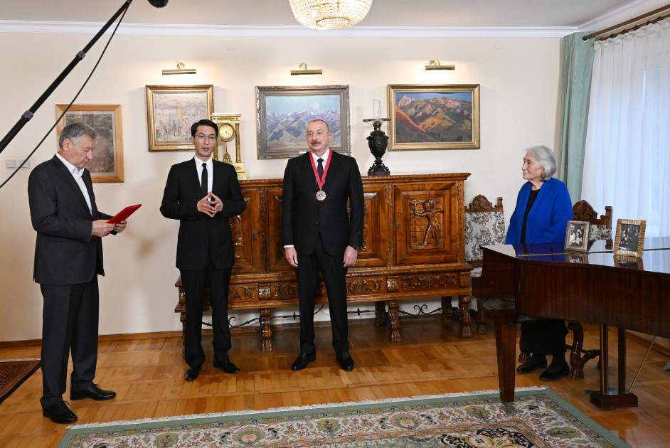 Prezident İlham Əliyevə “Çingiz Aytmatov” ordeni təqdim edilib<font color=red> - FOTOLAR</font>