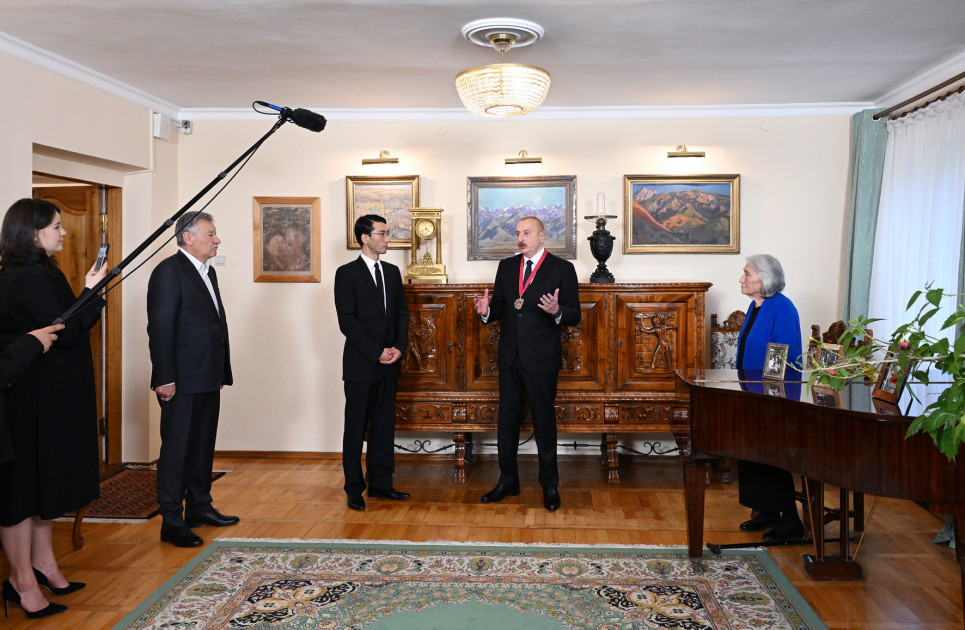 Prezident İlham Əliyevə “Çingiz Aytmatov” ordeni təqdim edilib<font color=red> - FOTOLAR</font>