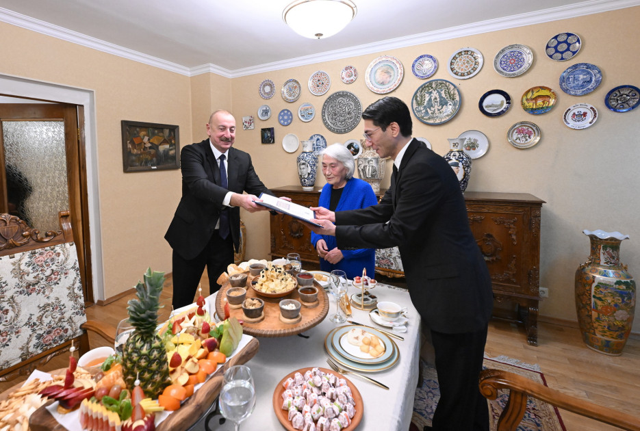 Prezident İlham Əliyevə “Çingiz Aytmatov” ordeni təqdim edilib<font color=red> - FOTOLAR</font>