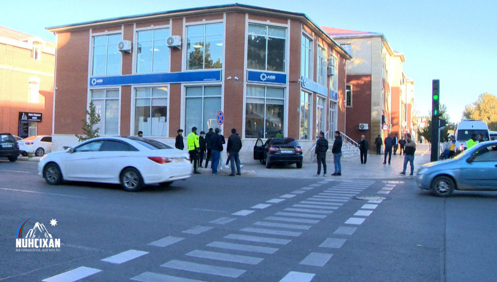 Naxçıvanda avtomobil piyadanı vurub<font color=red> - FOTOLAR</font>