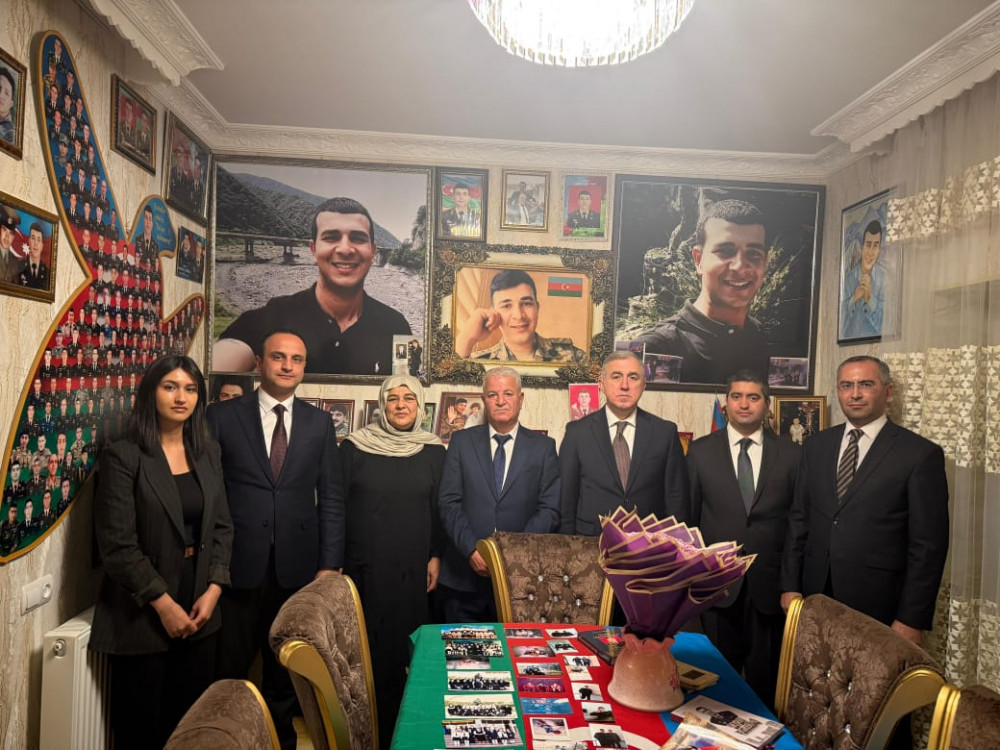 Naxçıvan Muxtar Respublikası İqtisadiyyat Nazirliyinin rəhbərliyi və kollektivi şəhid ailələrini ziyarət ediblər<font color=red> - FOTOLAR</font>