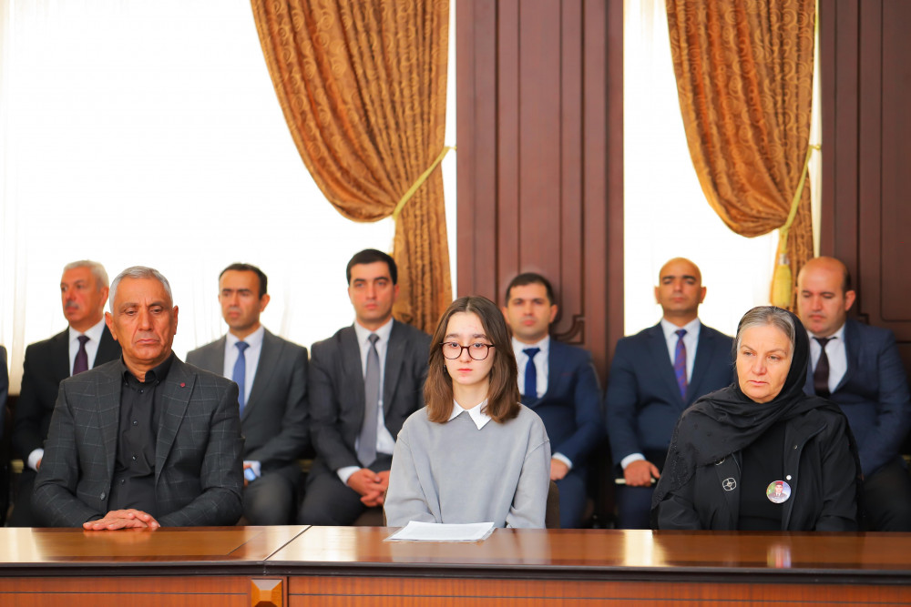 Naxçıvan Şəhər İcra Hakimiyyətində “Qəhrəmanlıq və qürur günü” adlı tədbir keçirilib<font color=red> - FOTOLAR</font>