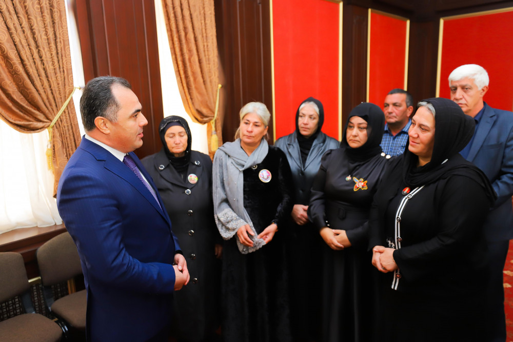 Naxçıvan Şəhər İcra Hakimiyyətində “Qəhrəmanlıq və qürur günü” adlı tədbir keçirilib<font color=red> - FOTOLAR</font>