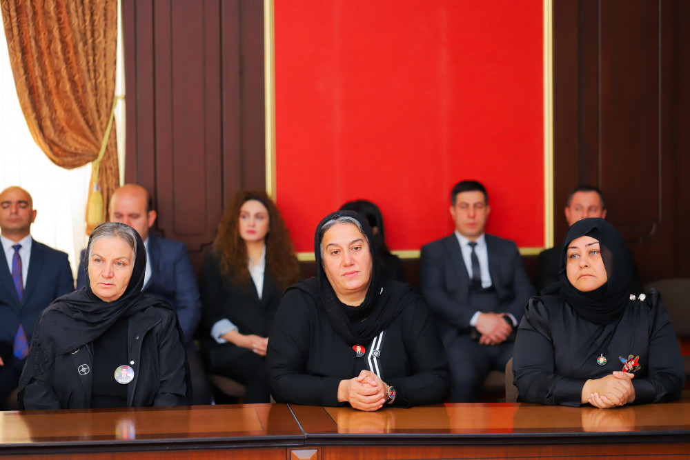 Naxçıvan Şəhər İcra Hakimiyyətində “Qəhrəmanlıq və qürur günü” adlı tədbir keçirilib<font color=red> - FOTOLAR</font>