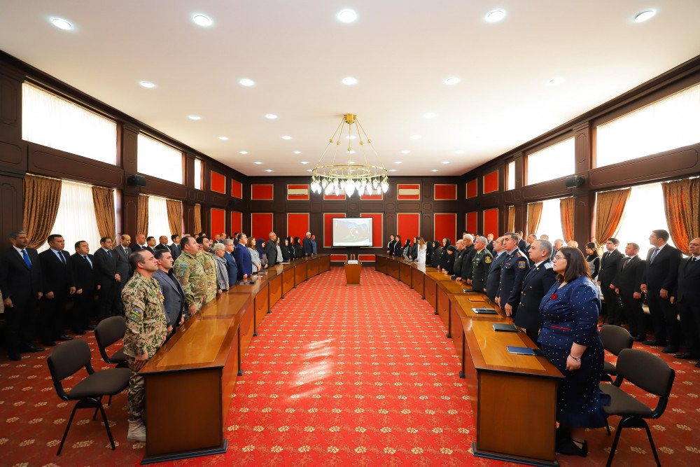 Naxçıvan Şəhər İcra Hakimiyyətində “Qəhrəmanlıq və qürur günü” adlı tədbir keçirilib<font color=red> - FOTOLAR</font>