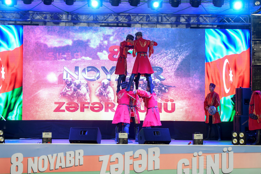 Naxçıvanda Zəfər Günü böyük təntənə ilə qeyd edilib<font color='red'> - YENİLƏNİB</font><font color=red> - FOTOLAR</font>