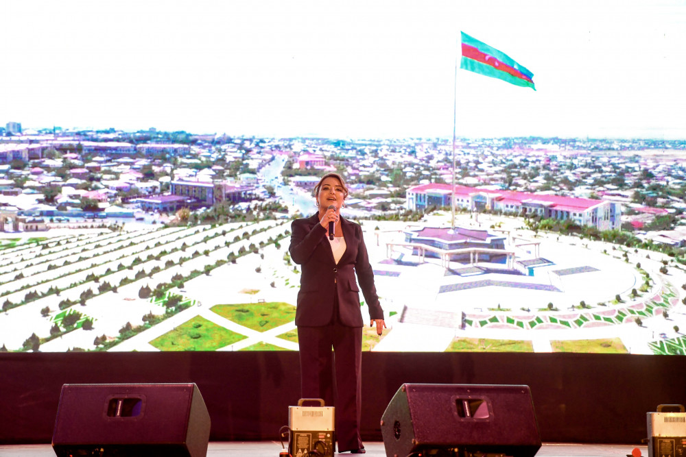 Naxçıvanda Zəfər Günü böyük təntənə ilə qeyd edilib<font color='red'> - YENİLƏNİB</font><font color=red> - FOTOLAR</font>