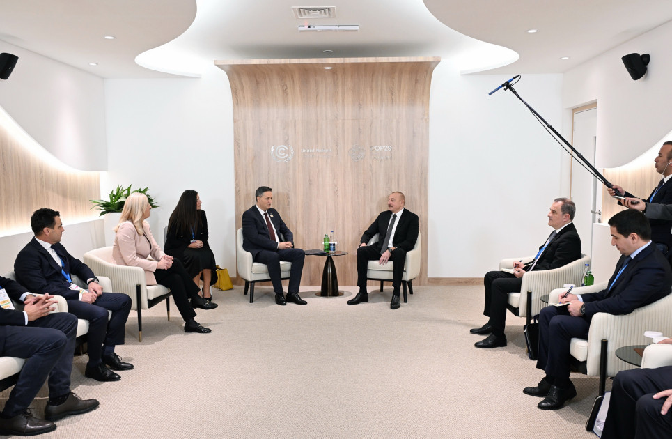 Prezident İlham Əliyev Bosniya və Herseqovinanın Rəyasət Heyətinin Sədri və üzvü ilə görüşüb<font color='red'> - YENİLƏNƏCƏK</font><font color=red> - FOTOLAR</font>