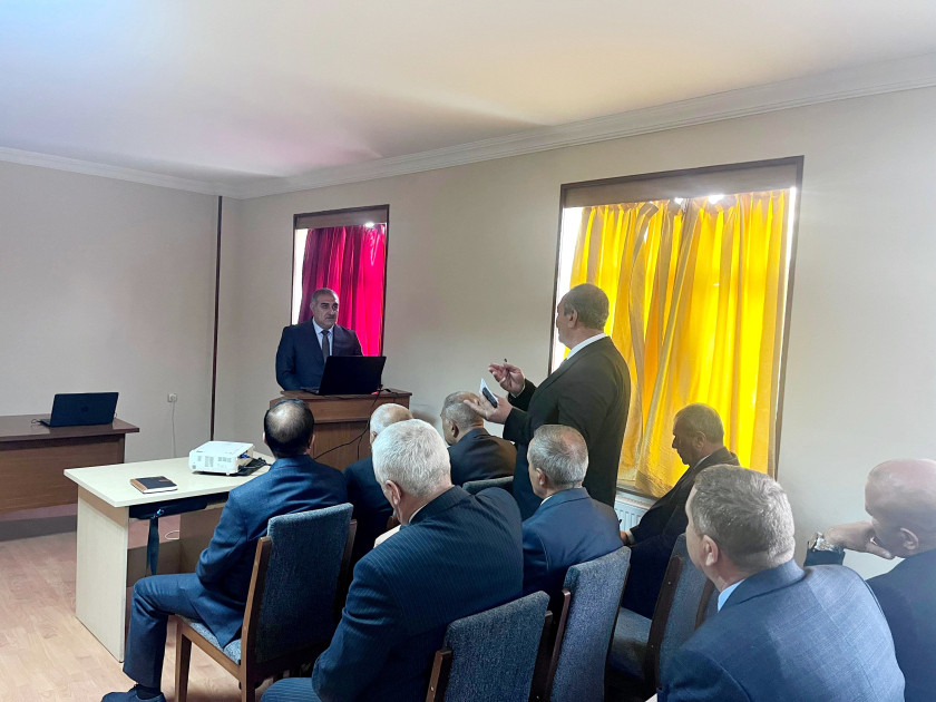 Naxçıvanda ümumtəhsil müəssisələrinin rəhbər işçiləri üçün təlimlərə start verilib<font color=red> - FOTOLAR</font>