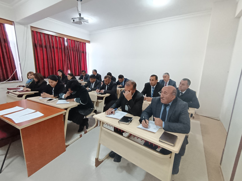 Naxçıvanda ümumtəhsil müəssisələrinin rəhbər işçiləri üçün təlimlərə start verilib<font color=red> - FOTOLAR</font>